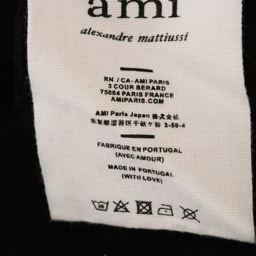 AMI Alexandre Mattiussi(アミアレクサンドルマテュッシ) フロントロゴ刺繍 クルーネック ニットセーター ブラック A21FK009.016