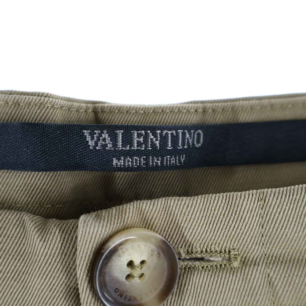 VALENTINO(ヴァレンティノ) Tuck Wide Chino Pants ロゴプリント タックワイドパンツ ベージュ PV0RE66348N