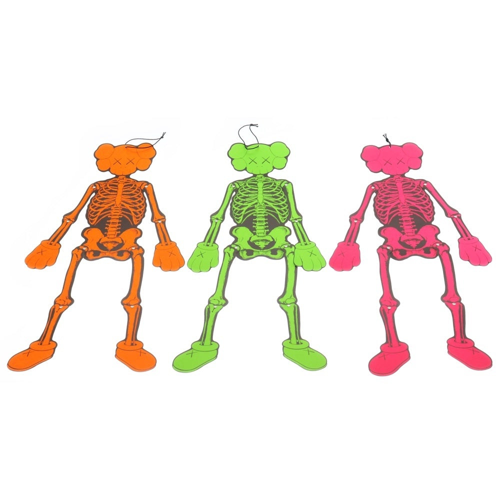 Original Fake(オリジナルフェイク) 21AW × KAWS HALLOWEEN SKELETON BOARD CUTOUT ORNAMENT カウズ ハロウィン限定 スケルトン ボード カットアウト オーナメント オレンジ