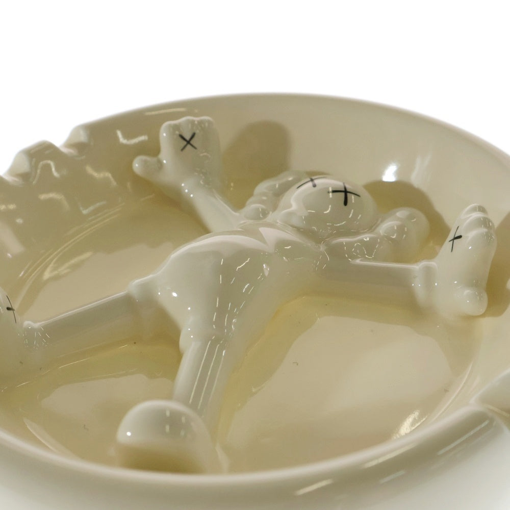 Original Fake(オリジナルフェイク) 2008× Gallery1950 KAWS Companion Ashtray ギャラリー1950 カウズ コンパニオン 灰皿 ホワイト ■