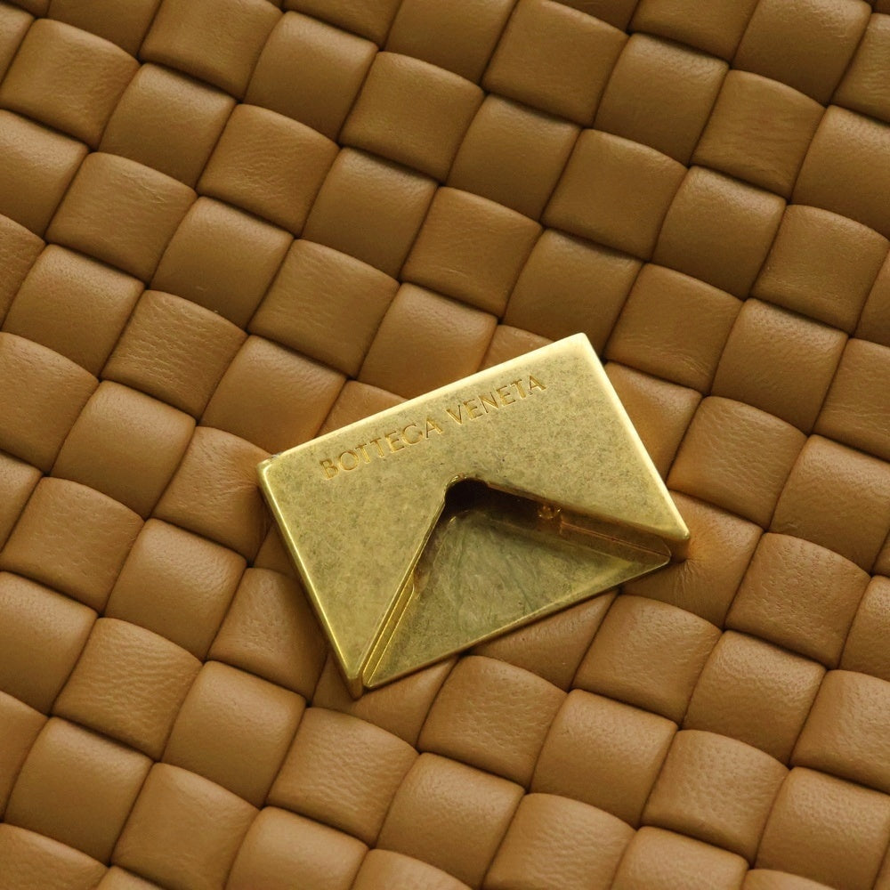 BOTTEGA VENETA(ボッテガヴェネタ) マキシイントレチャート コブル クラシック ショルダーバッグ ブラウン 709418