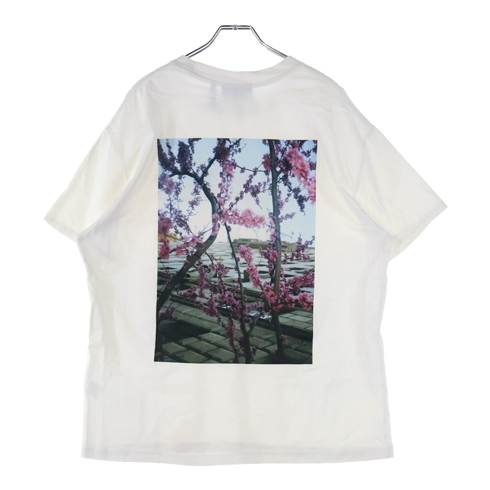 ESSENTIALS FEAR OF GOD(エッセンシャル フィアオブゴッド) boxy photo バックフォト フラワープリント 桜 クルーネック半袖Tシャツ カットソー ホワイト