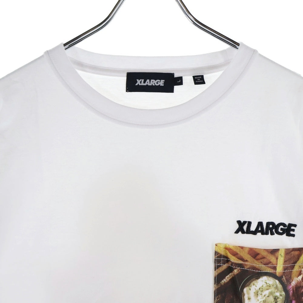 X-LARGE(エクストララージ) GRUB SLANTED L/S POCKET Tee ロゴプリント クルーネック 長袖 Tシャツ カットソー ホワイト 101203011015