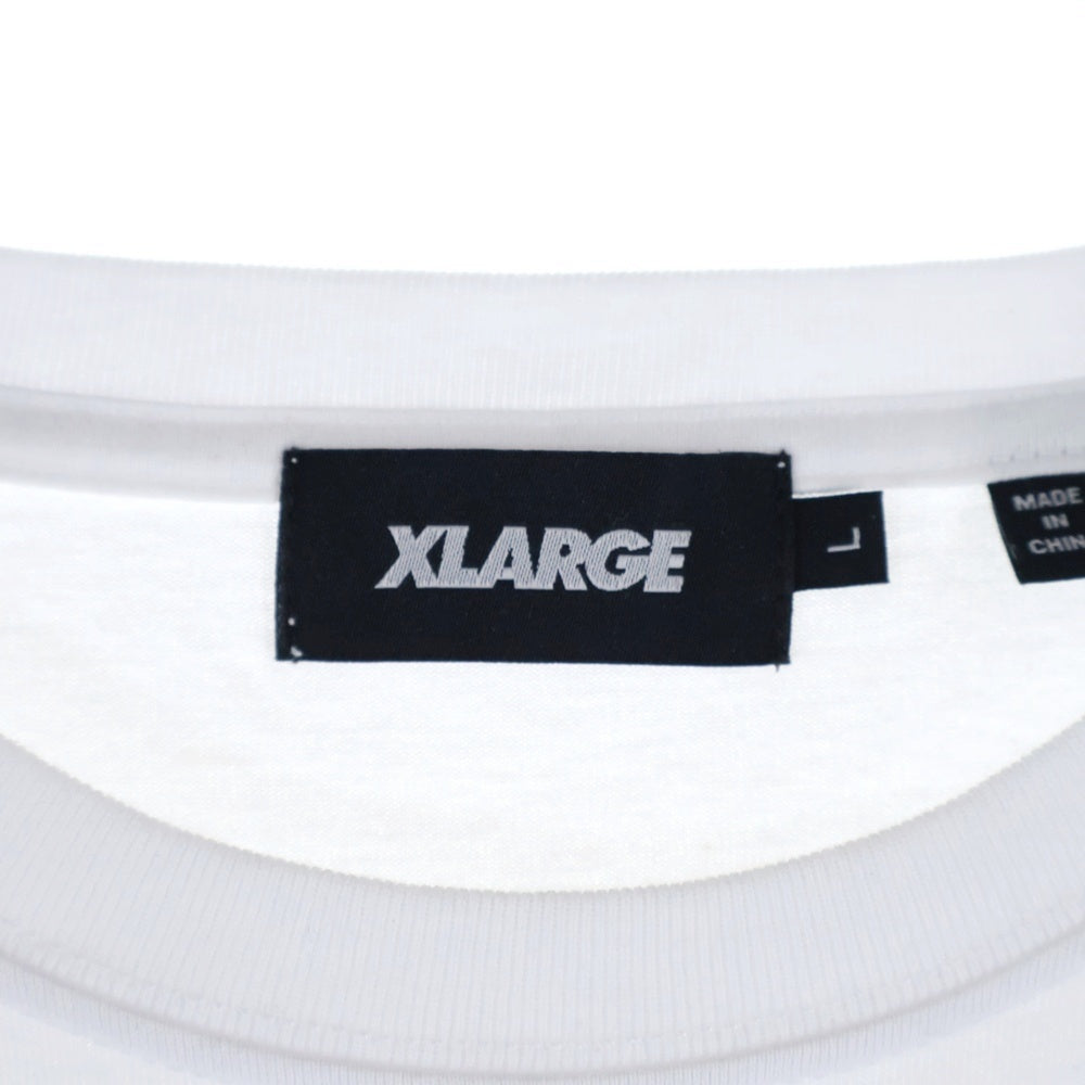 X-LARGE(エクストララージ) GRUB SLANTED L/S POCKET Tee ロゴプリント クルーネック 長袖 Tシャツ カットソー ホワイト 101203011015
