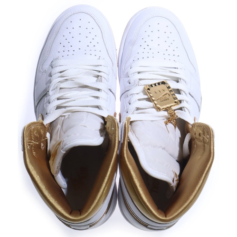 NIKE(ナイキ) WMNS AIR JORDAN 1 RETRO HIGH OG METALLIC GOLD ウィメンズ エアジョーダン1 レトロ ハイ OG ハイカットスニーカー ホワイト/ゴールド US9.5/26.5cm FD2596-107 レディース