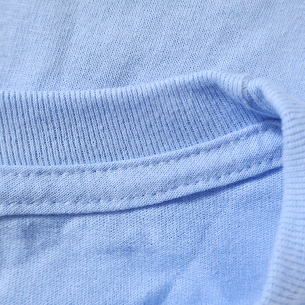 LQQK STUDIO(ルックスタジオ) POWDER BLUE L/S TEE パウダーブルー アームロゴ クルーネック ロングスリーブ 長袖Tシャツ カットソー ブルー