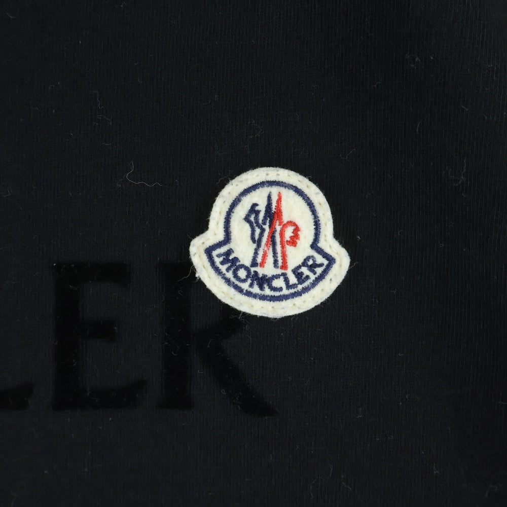 MONCLER(モンクレール) 23SS フロッキーロゴプリント ワッペン クルーネック 半袖Tシャツ カットソー ブラック I10918C00064 8390T