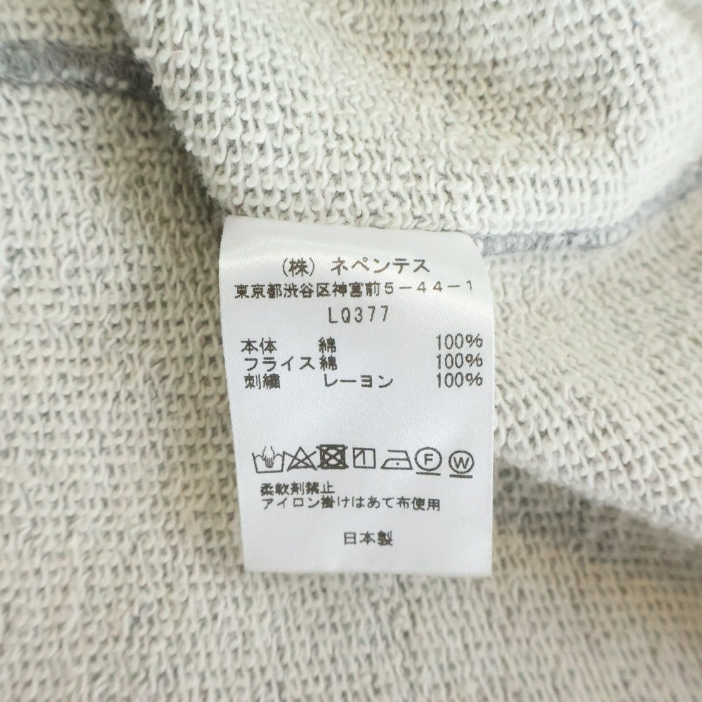 Needles(ニードルス) ロゴ刺繍 22AW クルーネック スウェット グレー LQ377