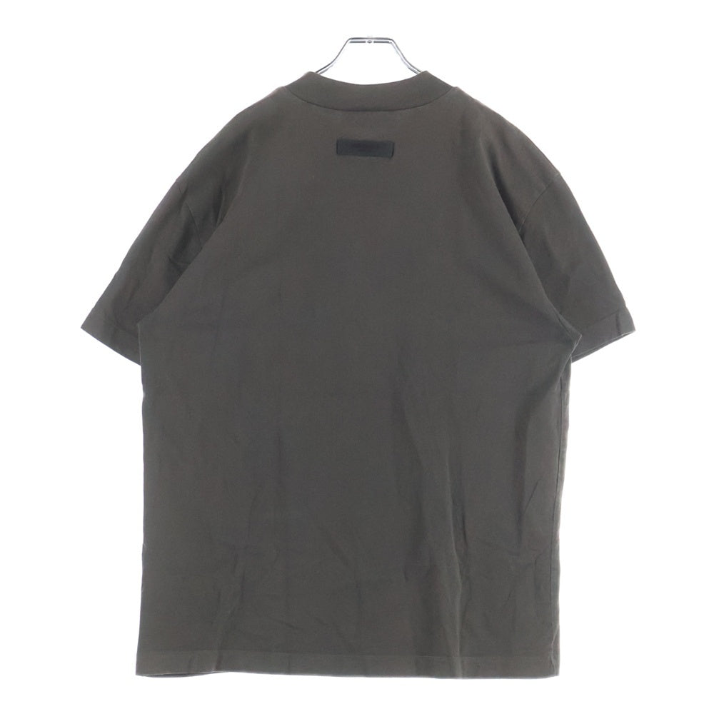 FEAR OF GOD ESSENTIALS(フィアオブゴッド エッセンシャルズ) フロントラバーロゴプリント 半袖Tシャツ カットソー チャコール
