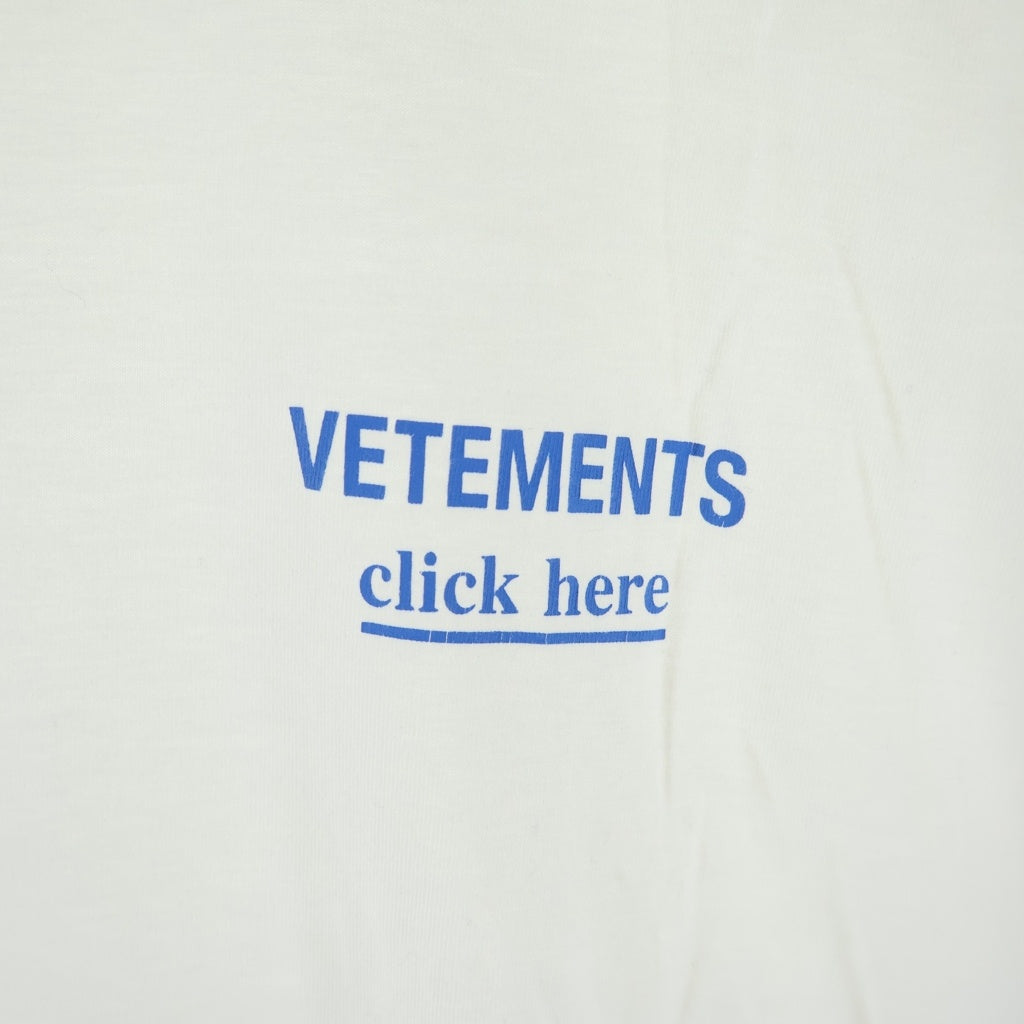 VETEMENTS(ヴェトモン) 22SS Click Here Tee クリック ヒア フロント プリント 半袖 Tシャツ カットソー ホワイト UA53TR110W