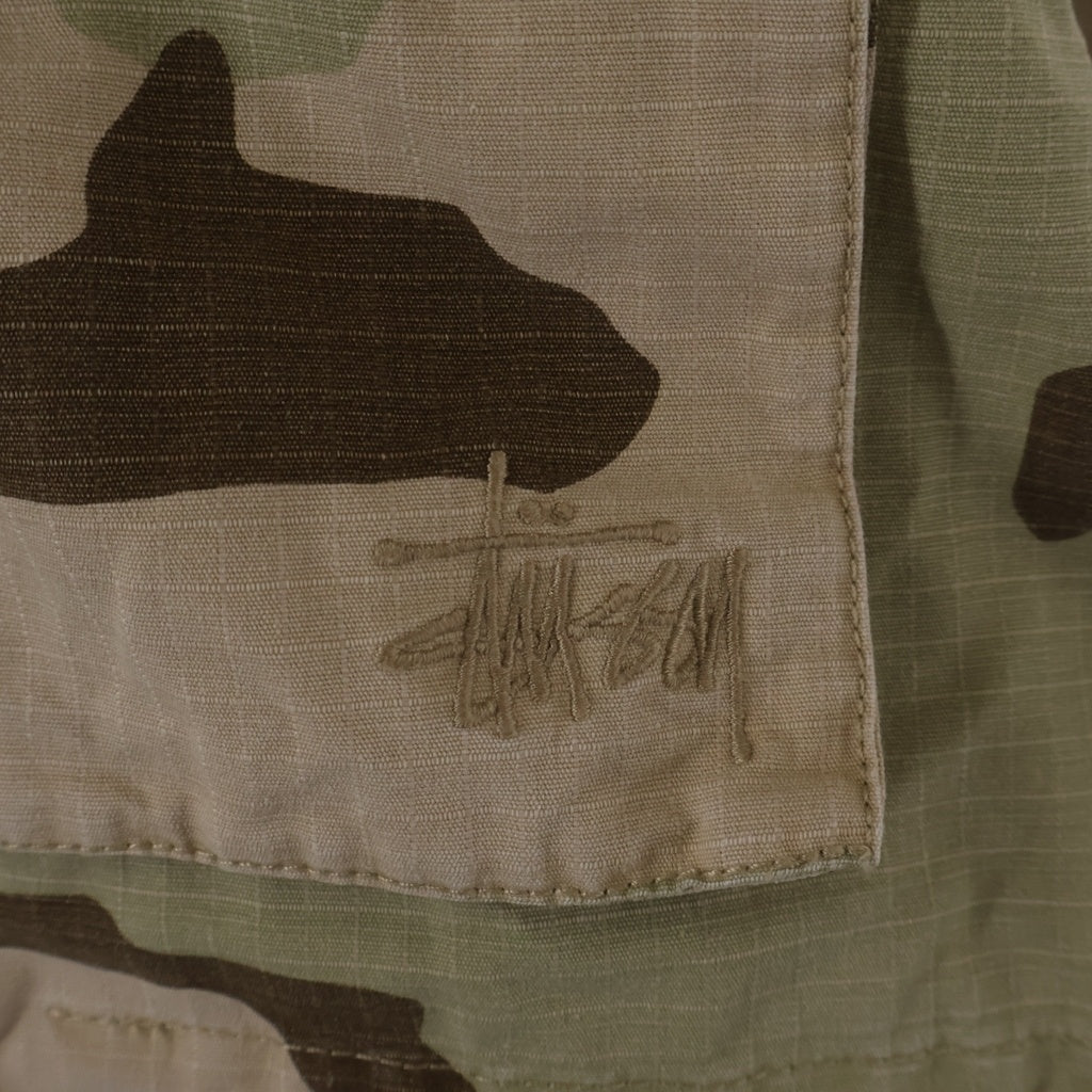 STUSSY(ステューシー) M65 JACKET SAND CAMO ロゴ刺繍 ジップアップ ナイロン ミリタリージャケット カーキ