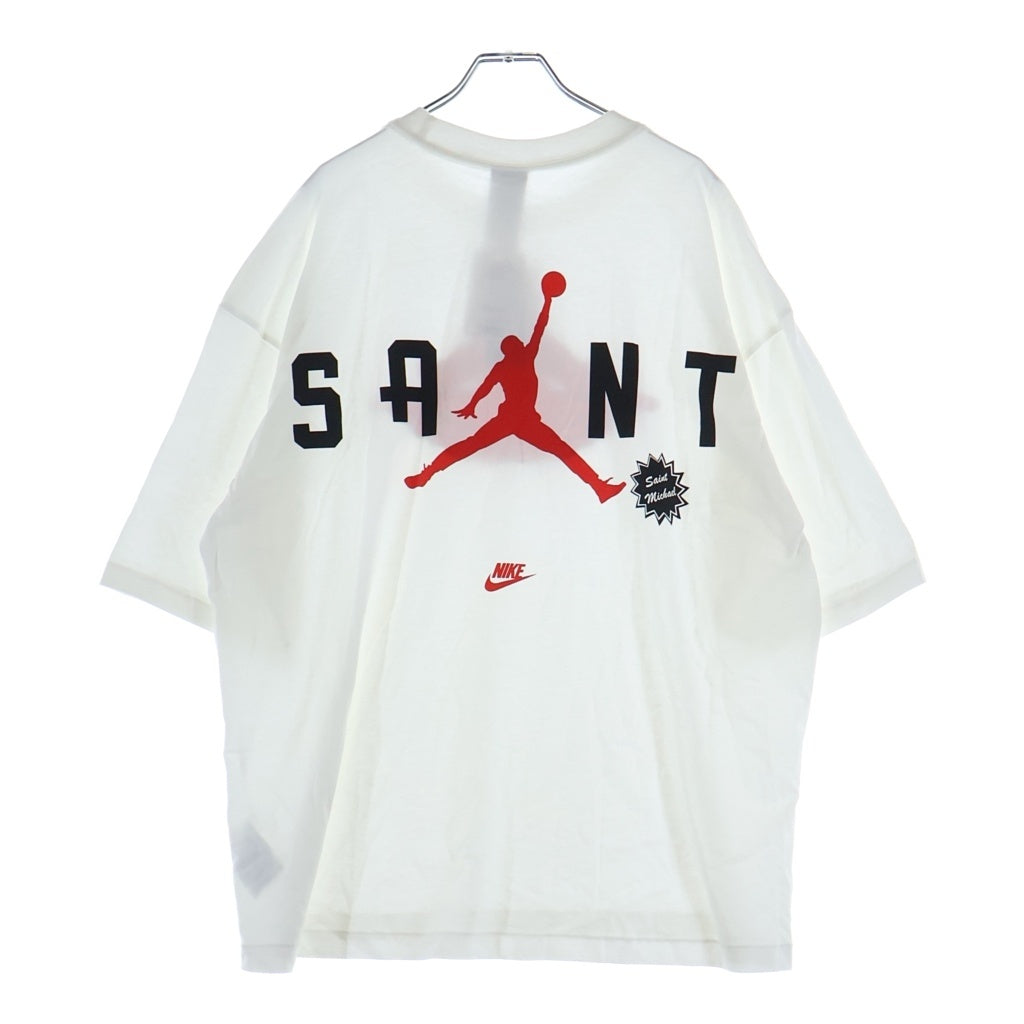 NIKE(ナイキ) 26SS × SAINT Mxxxxxx JORDAN SS TEE セントマイケル ジョーダンロゴ プリント クルーネック 半袖Tシャツ カットソー ホワイト FV4716-100