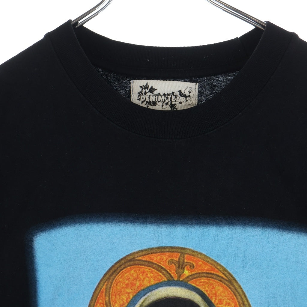 DENIM TEARS(デニムティアーズ) Black Mary - Saint Tee ブラック マリア フロントプリント クルーネック 半袖Tシャツ カットソー ブラック DT-A21-0000-004