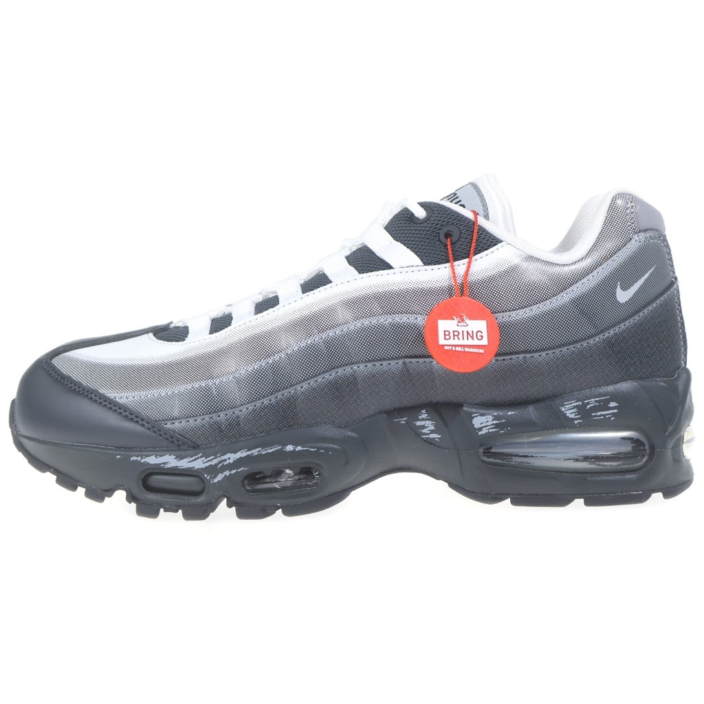 NIKE(ナイキ) ×Yu-Gi-Oh! AIR MAX 95 MUSCLE/JONOUCJI 遊戯王 城之内 エアマックス95 エアマッスル ローカットスニーカー ホワイト/ブラック US10/28cm II7404-100