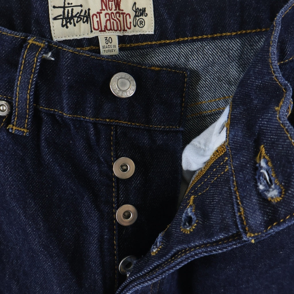 STUSSY(ステューシー) New Classic Jean ニュークラシックジーンズ ボタンフライ ストレートデニムパンツ インディゴ