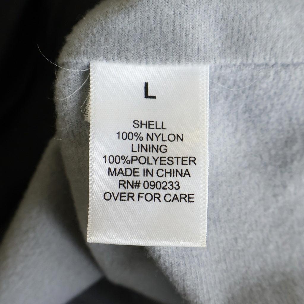FEAR OF GOD ESSENTIALS(フィアオブゴッド エッセンシャルズ) バックロゴプリント ナイロン コーチジャケット ブラック