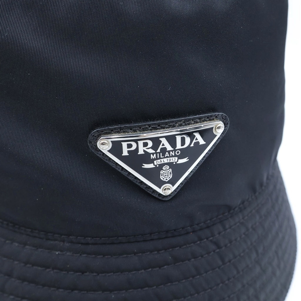 PRADA(プラダ) トライアングルロゴプレート バケットハット ブラック 2HC137 2DMI レディース
