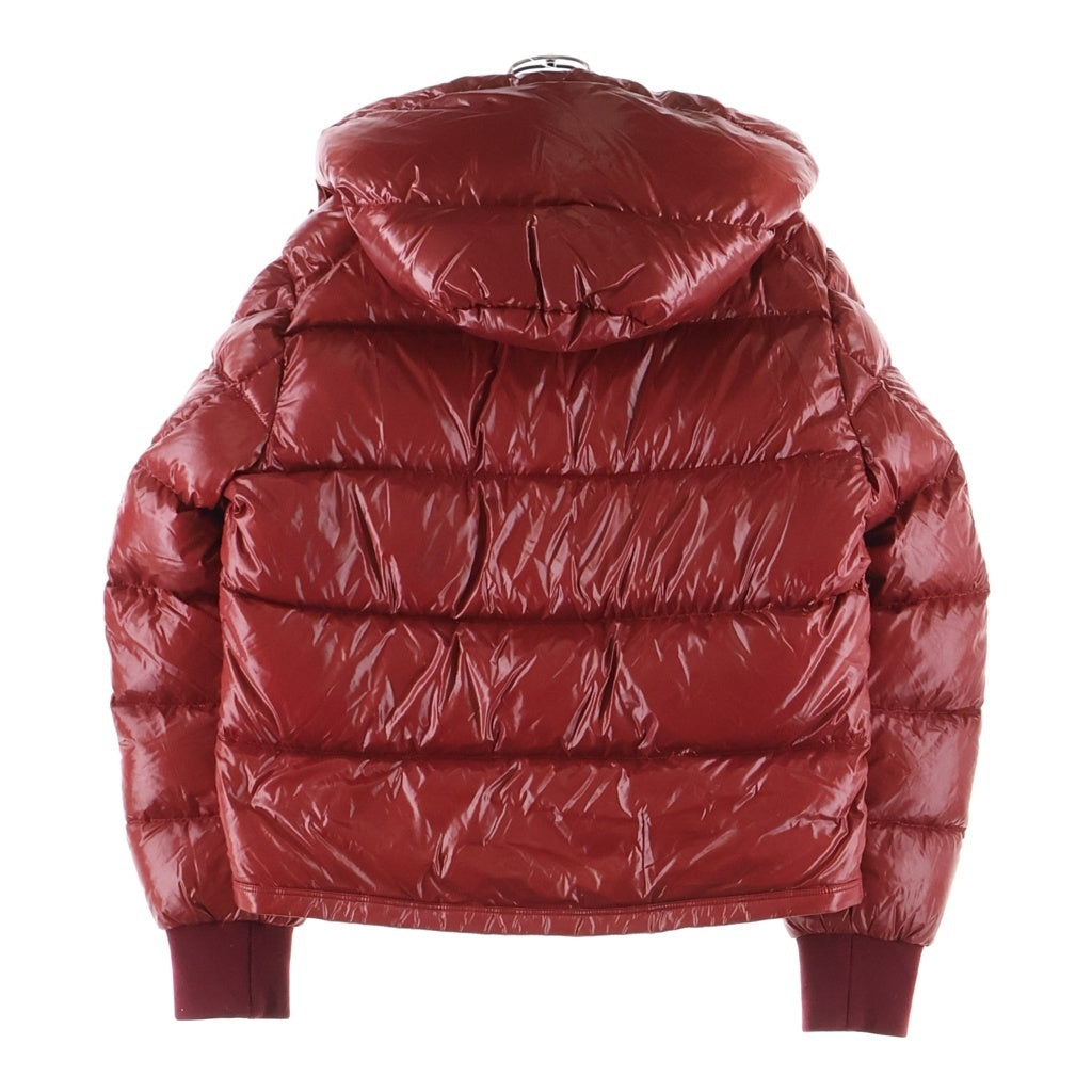 MONCLER(モンクレール) 24AW MALJASSET 袖ロゴワッペン フーデッド ジップアップダウンジャケット レッド J20911A00006