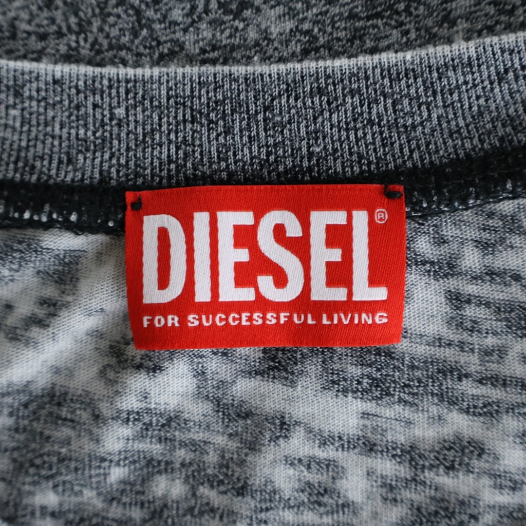 DIESEL(ディーゼル) T-BOXT-PAK フロントラバーDオーバルロゴ フェード加工 半袖Tシャツ カットソー グレー 0CPAJ