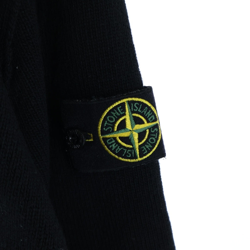 STONE ISLAND(ストーンアイランド) 23AW ロゴパッチ ジロンウール Vネック リブカーディガン ブラック 7915545B6