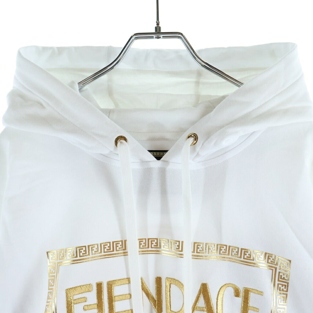 FENDI(フェンディ) ×VERSACE ヴェルサーチ フロントロゴ刺繍 プルオーバーパーカー フーディー ホワイト FY1143 AKDU