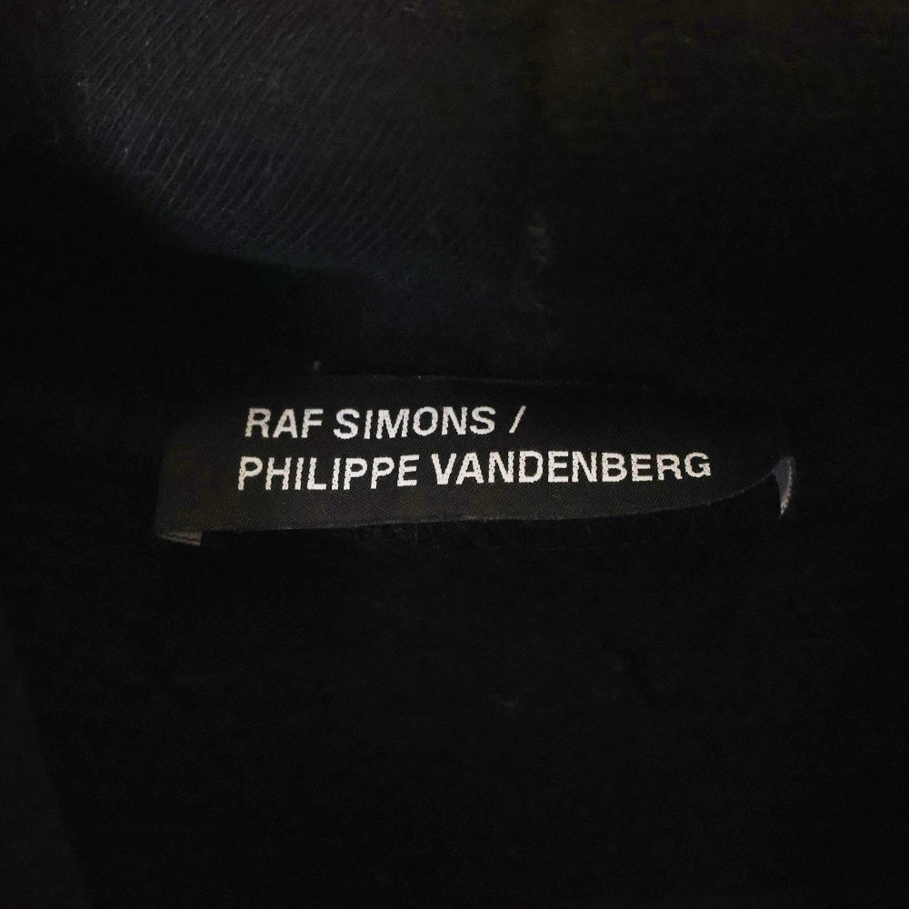 RAF SIMONS(ラフシモンズ) 23SS フィリップ・ヴァンデンベルク フーデッド バックプリント スウェットパーカー ブラック 231-184A 19004-0099