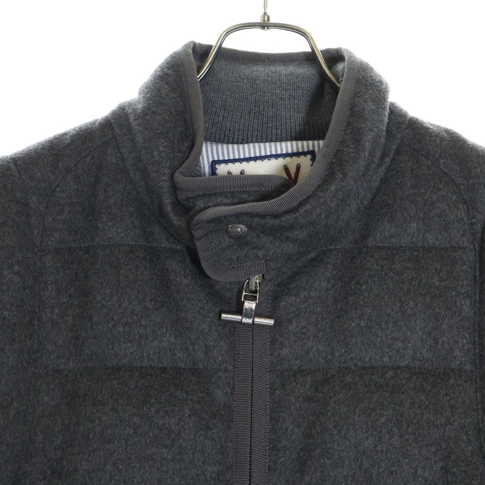 MONCLER GAMME BLEU(モンクレール・ガム・ブルー) GIUBBINO アームワッペンロゴ ナイロン切替 ジップアップ ダウンジャケット グレー/ネイビー 223914032480