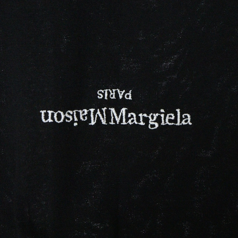 Maison Margiela 10(メゾン マルジェラ) 24SS Distorted Logo Tee フロント刺繍ロゴ 半袖Tシャツ カットソー ブラック S30GC0701 52216
