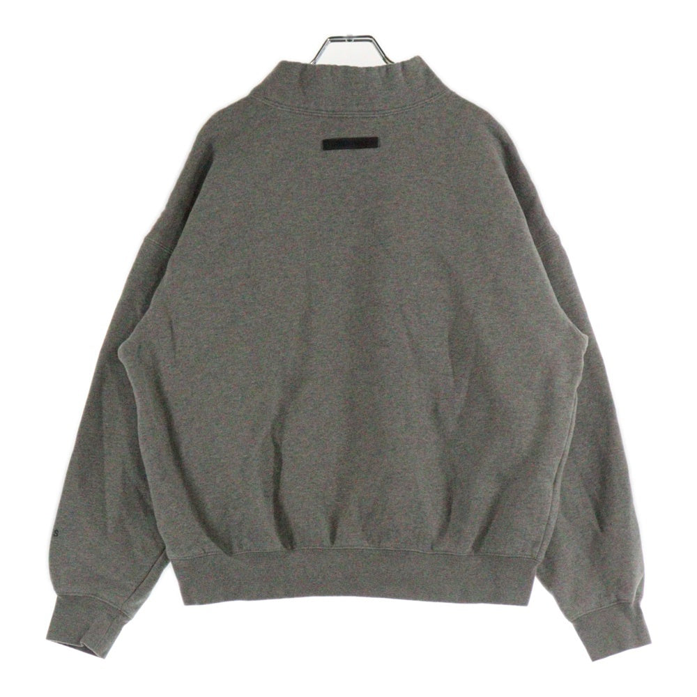 FEAR OF GOD ESSENTIALS(フィアオブゴッド エッセンシャルズ) MOCK NECK SWEATSHIRT リフレクターロゴプリント モックネックスウェットトレーナー グレー