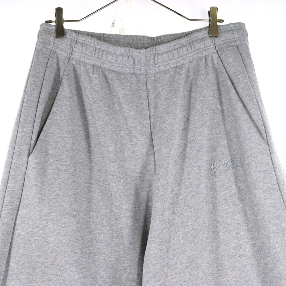 VETEMENTS(ヴェトモン) LIMITEDEDITION SWEAT PANTS GRAY GARDEROBE リミテッドエディション スウェットパンツ ロゴ刺繍 グレー UA65SP165G