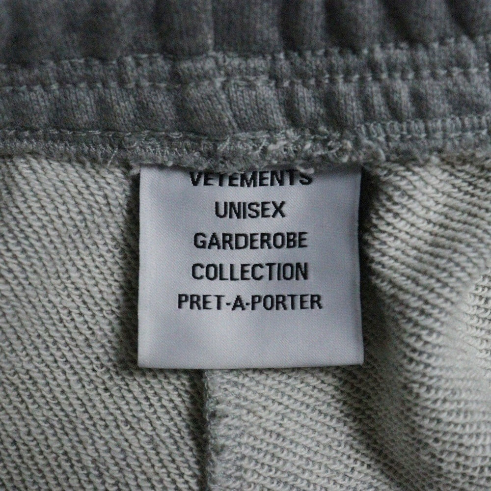 VETEMENTS(ヴェトモン) LIMITEDEDITION SWEAT PANTS GRAY GARDEROBE リミテッドエディション スウェットパンツ ロゴ刺繍 グレー UA65SP165G