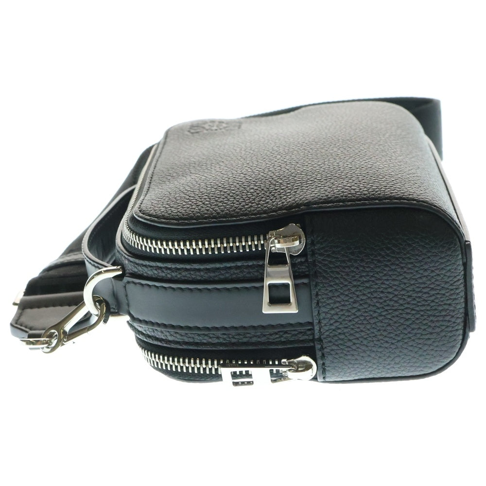LOEWE(ロエベ) MINI CAMERA ミニカメラ クロスボディ エンボスロゴ ショルダーバッグ ブラック C660R41X02