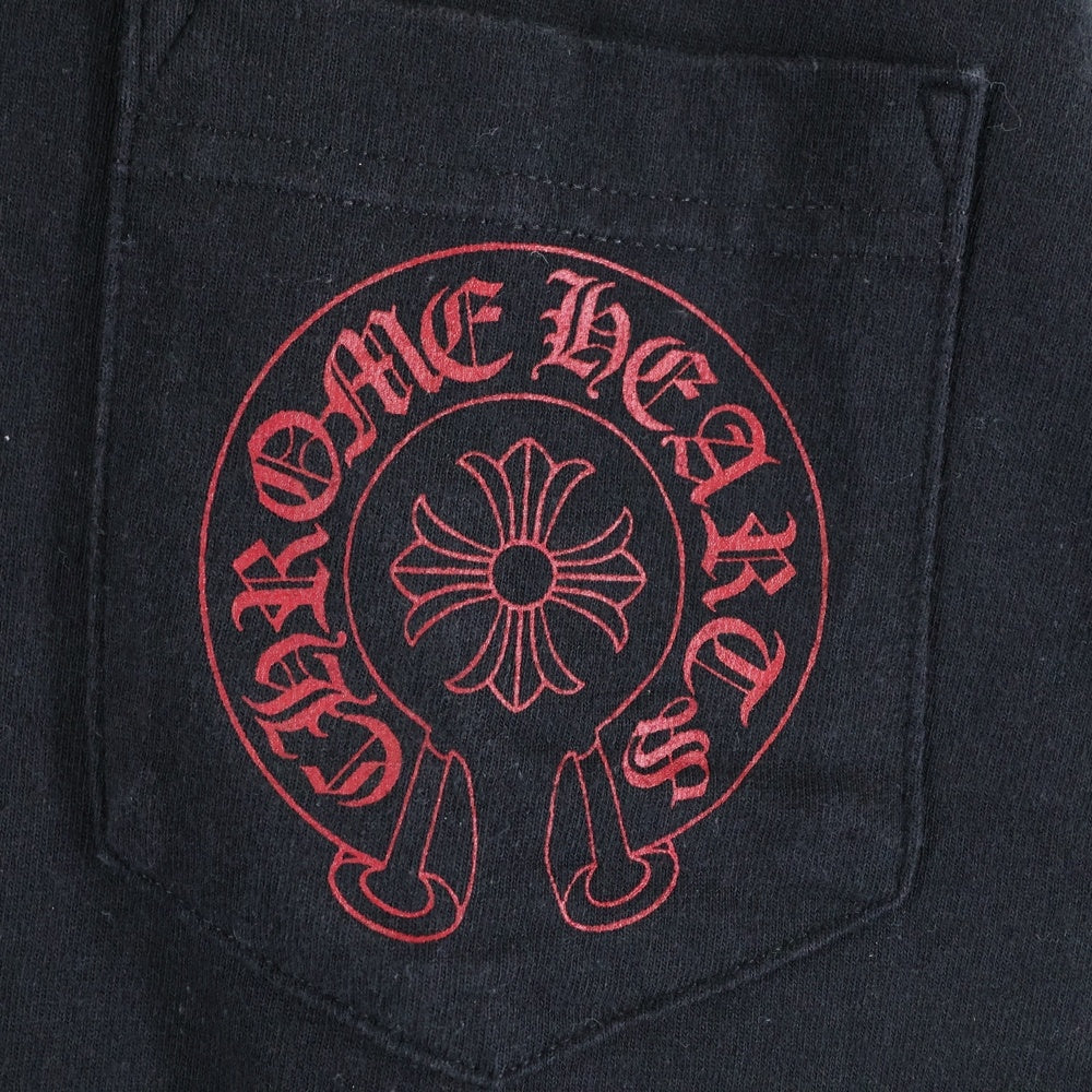 CHROME HEARTS(クロムハーツ) HORSESHOE 両面プリント 胸ポケット ロングスリーブ 長袖Tシャツ ブラック/レッド