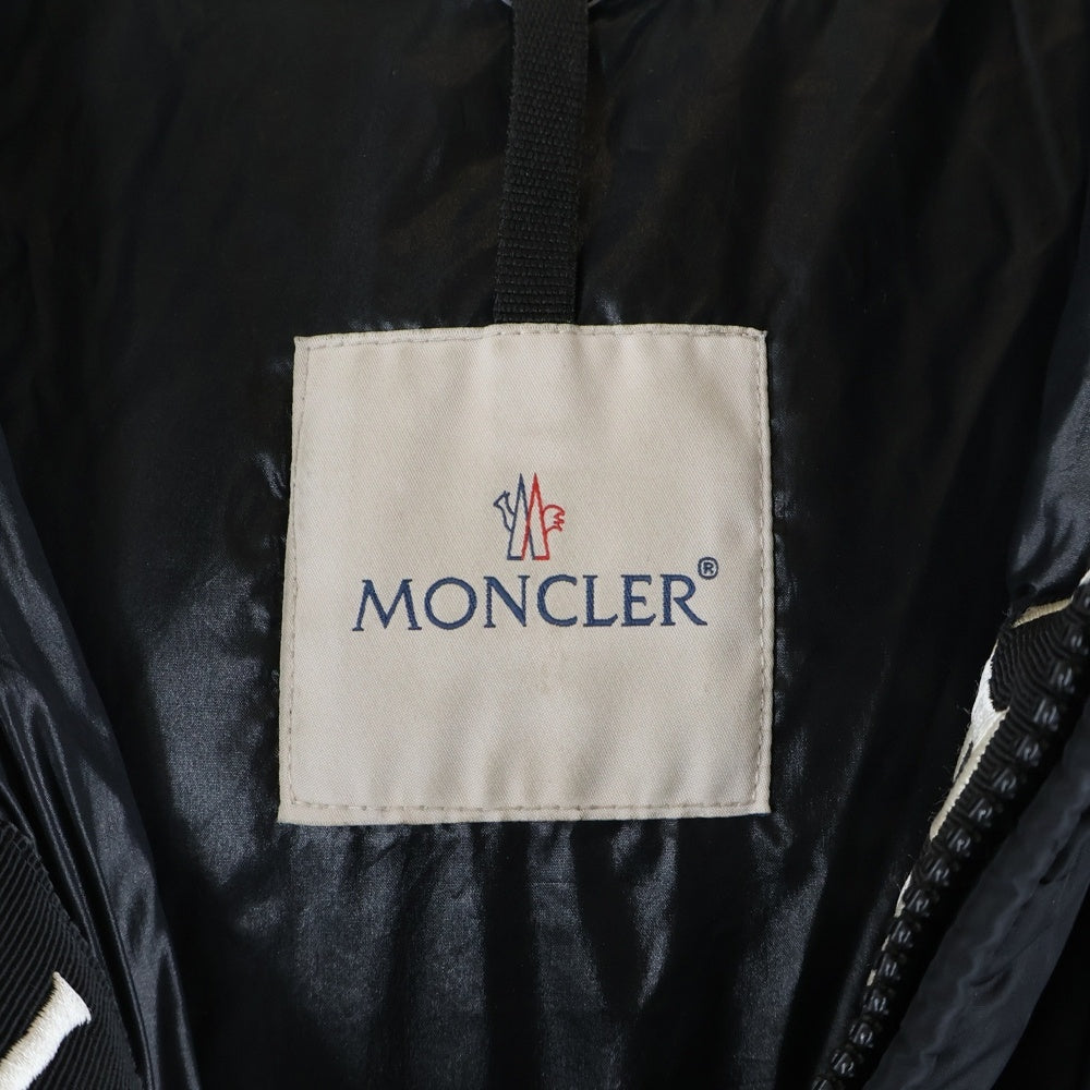 MONCLER(モンクレール) 19AW MONTCLA モンクラー ロゴ刺繍 ラバーワッペン フーデッド ジップアップ ダウンジャケット ブラック E20914194385 C0300