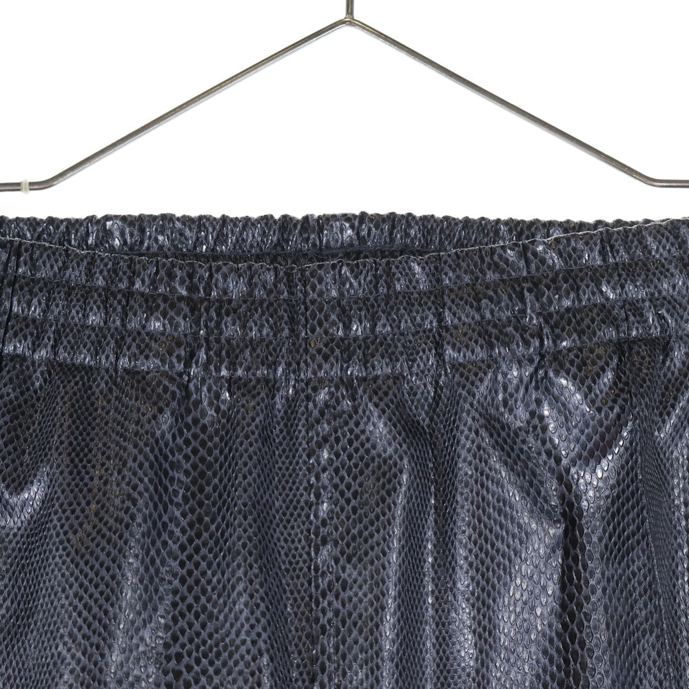 Needles(ニードルス) 24AW×NUBIAN TRACK PANTS SYNCETIC LEATHER EXCLUSIVE NS1585 ヌビアン トラックパンツ フェイクレザー ブラック