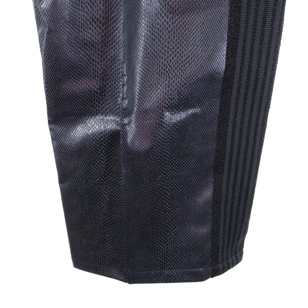 Needles(ニードルス) 24AW×NUBIAN TRACK PANTS SYNCETIC LEATHER EXCLUSIVE NS1585 ヌビアン トラックパンツ フェイクレザー ブラック