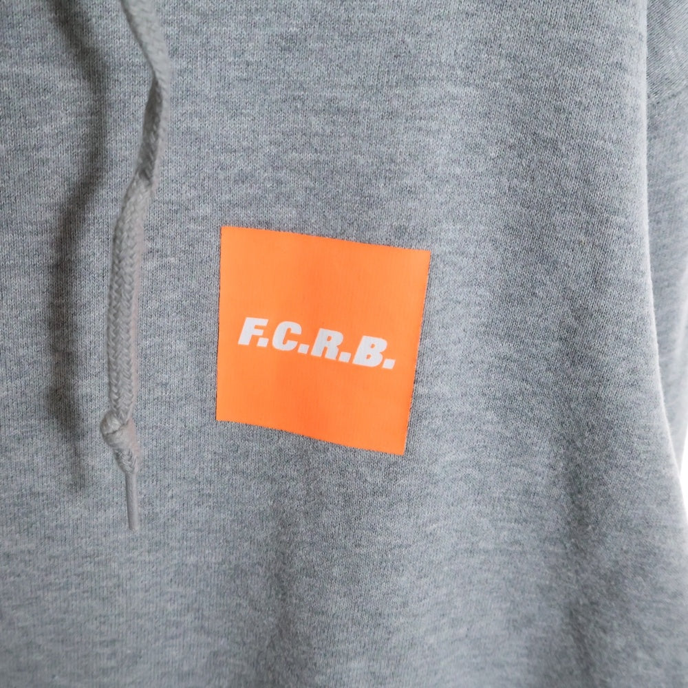 F.C.R.B./F.C.Real Bristol/FCRB(エフシーアールビー/エフシーレアルブリストル) PULLOVER SWEAT HOODIE プルオーバーパーカー フーディー グレー FCRB-192060