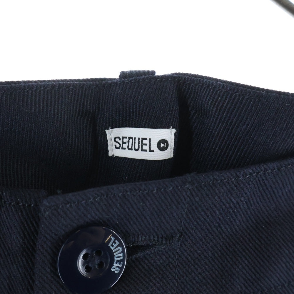 SEQUEL(シークエル) 21SS CHINO PANTS (TYPE-F) バックロゴプリント チノパンツ ネイビー SQ-21SS-PT-03