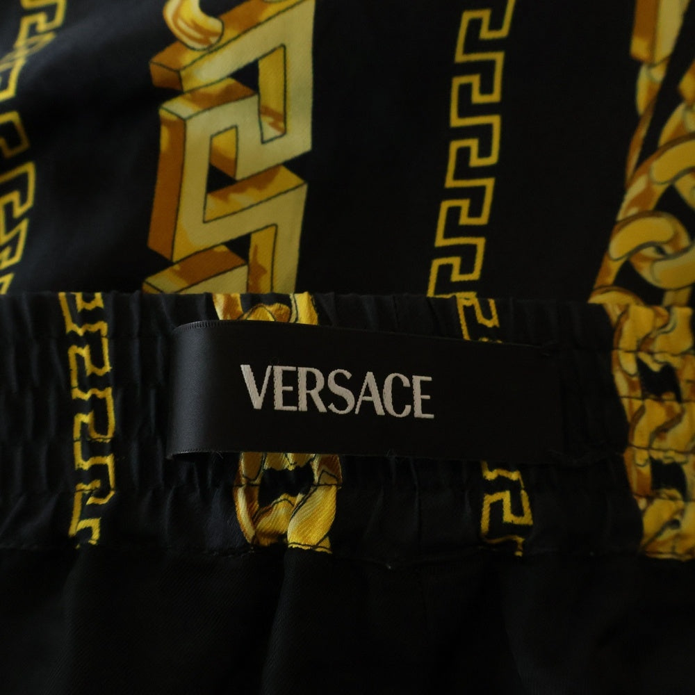 VERSACE(ヴェルサーチ) チェーン柄 シルク ハーフパンツ ショーツ ブラック/イエロー 1010119