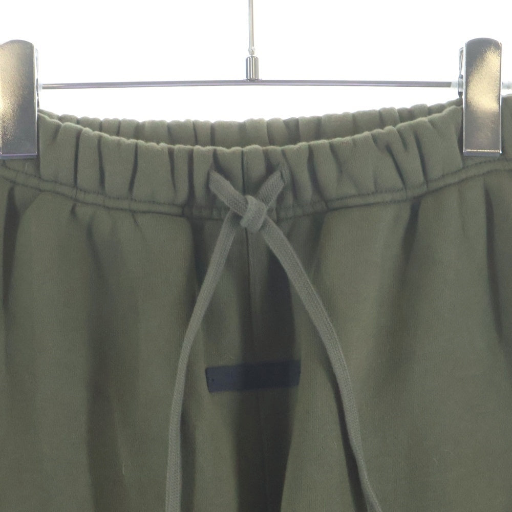 FEAR OF GOD ESSENTIALS(フィアオブゴッド エッセンシャルズ) SWEAT PANT ブランドロゴ スウェットパンツ カーキ