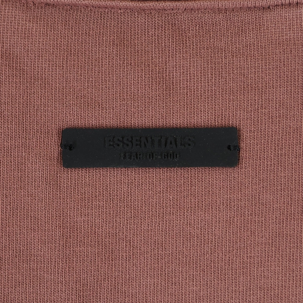 FEAR OF GOD ESSENTIALS(フィアオブゴッド エッセンシャルズ) STATE LOGO TEE 半袖Tシャツ カットソー ピンク