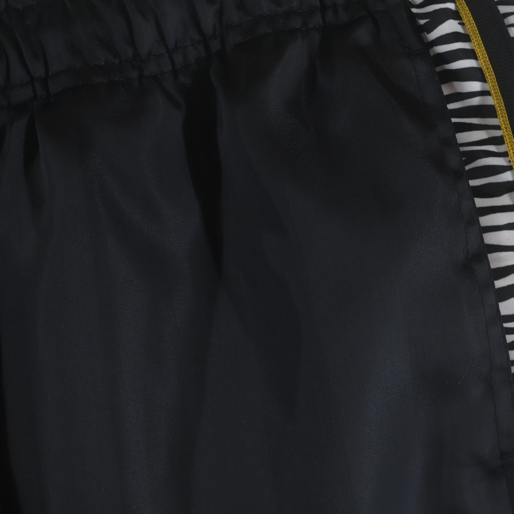 DENIM TEARS(デニムティアーズ) One Stripe Short Pants サイドロゴ ハーフパンツ SS24WR002 ブラック