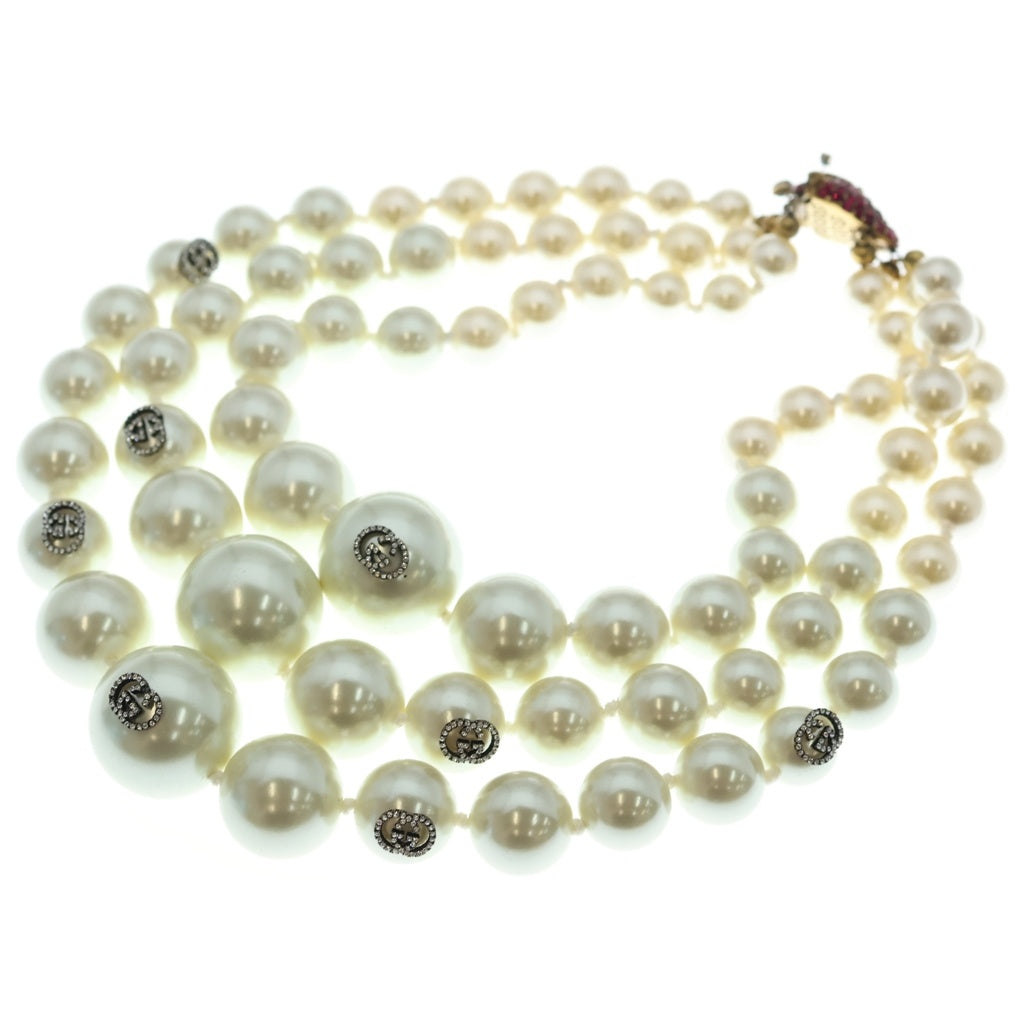 GUCCI グッチ 19AW Pearl Necklace 3連パールネックレス クロージャー付き インターロッキング カラーストーン フェイクパール ラインストーン ホワイト/レッド GUCCI(グッチ) 19AW Pearl Necklace 3連パールネックレス クロージャー