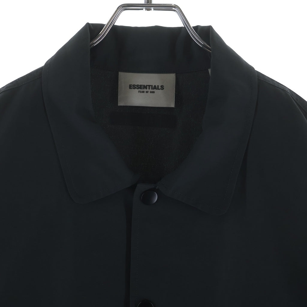 FEAR OF GOD ESSENTIALS(フィアオブゴッド エッセンシャルズ) OACH JACKET ナイロン スナップボタン ドローコード 両面ロゴプリントコーチジャケット チャコールグレー