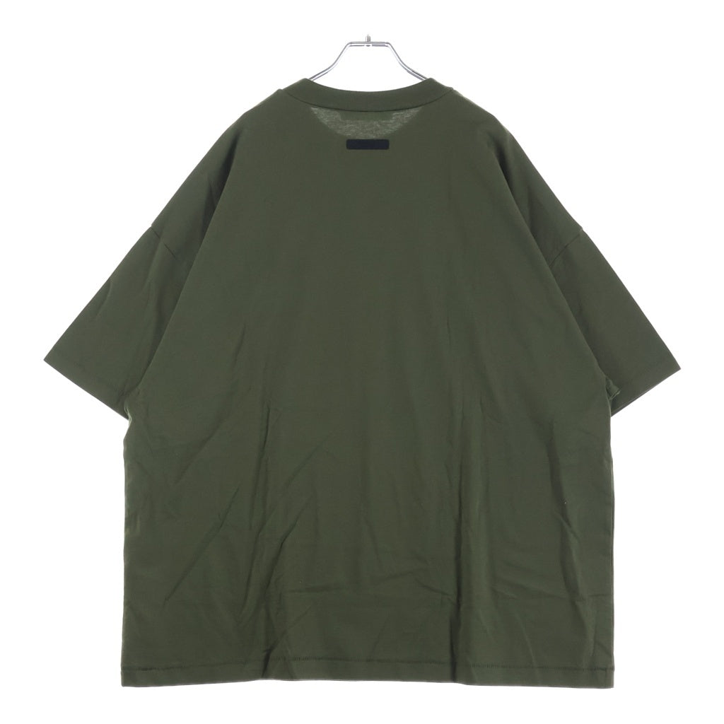 FEAR OF GOD ESSENTIALS(フィアオブゴッド エッセンシャルズ) S/S T-SHIRT フロントロゴ 半袖Tシャツ カットソー カーキ