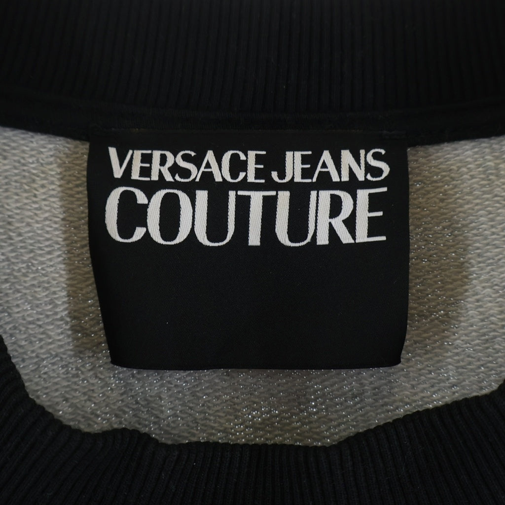 VERSACE JEANS COUTURE(ヴェルサーチジーンズクチュール) Barok Desenli Sweatshirt バロック柄 クルーネックスウェット トレーナー ブラック/マルチカラー 72GAI3RS