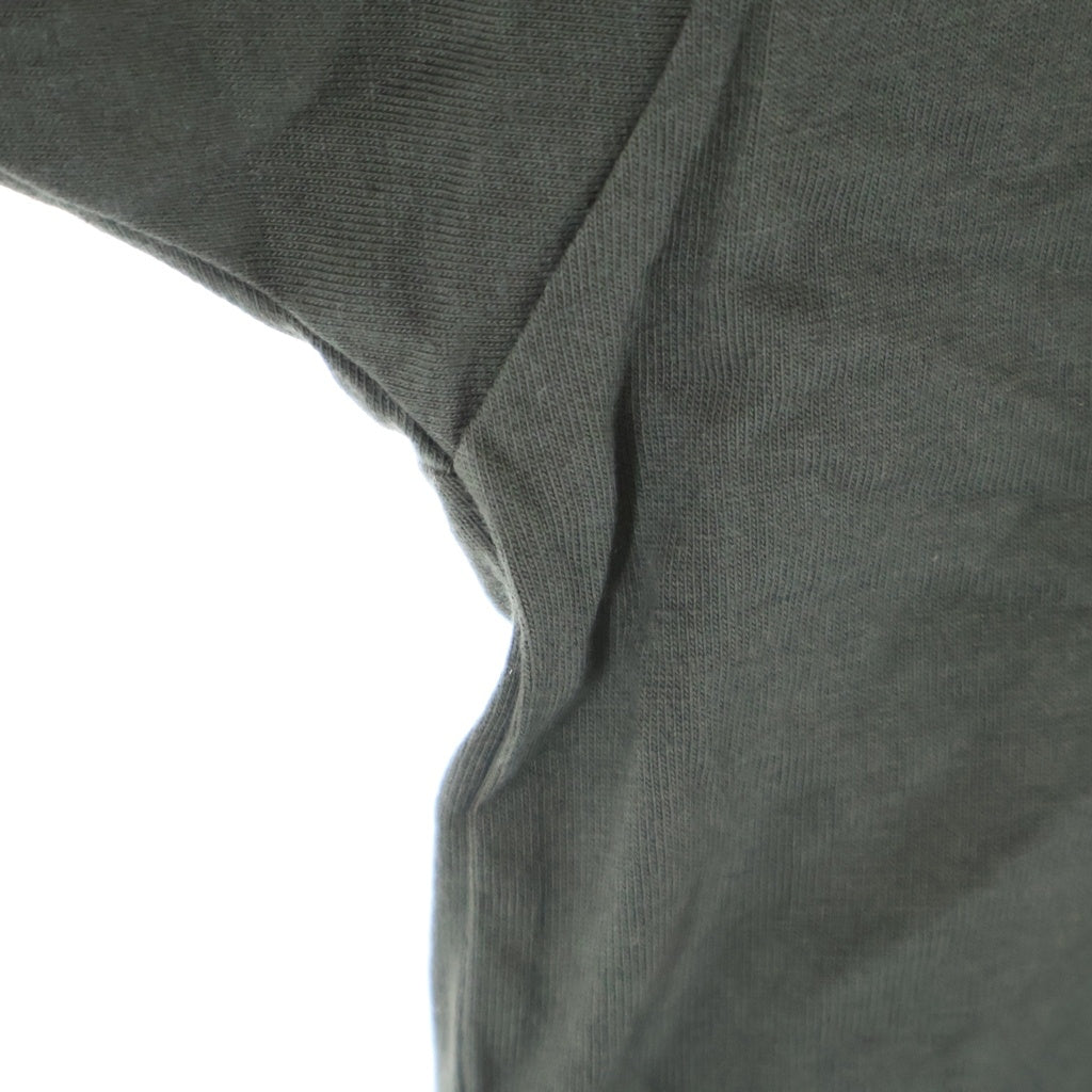 FEAR OF GOD ESSENTIALS(フィアオブゴッド エッセンシャルズ) Vネック バックロゴ 半袖Tシャツ カットソー カーキ
