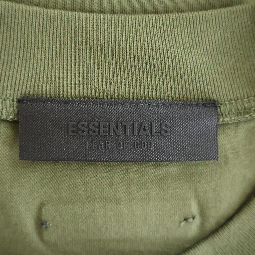 FEAR OF GOD ESSENTIALS(フィアオブゴッド エッセンシャルズ) ブランドロゴ プリント長袖Tシャツ カットソー カーキ