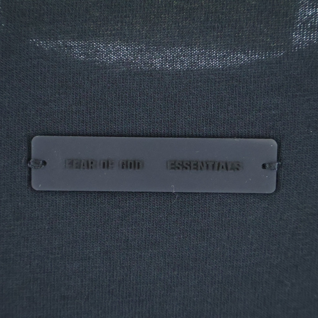 FEAR OF GOD ESSENTIALS(フィアオブゴッド エッセンシャルズ) STATEロゴ プリント半袖Tシャツ カットソー ブラック