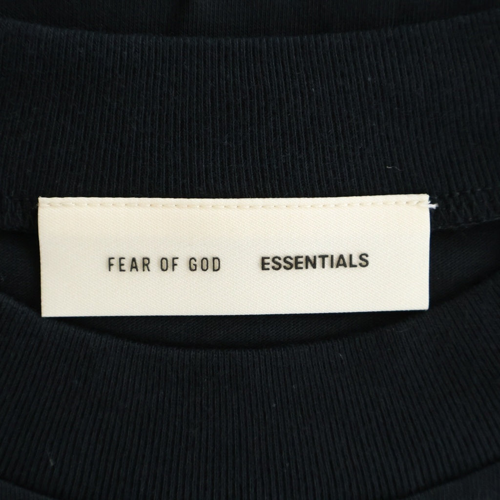 FEAR OF GOD ESSENTIALS(フィアオブゴッド エッセンシャルズ) STATEロゴ プリント半袖Tシャツ カットソー ブラック